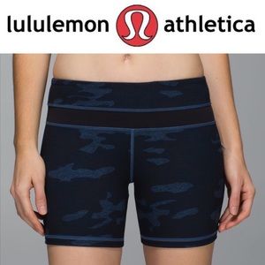 NWT lululemon athletica - Groove Short R. Size 4.